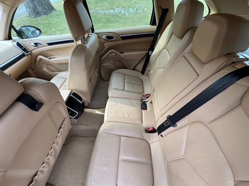 Used 2013 Porsche Cayenne Diesel AWD/4WD image 13