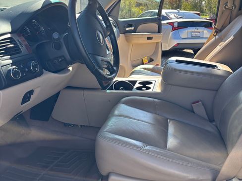 Used 2008 Chevrolet Silverado 3500 LTZ AWD/4WD image 11