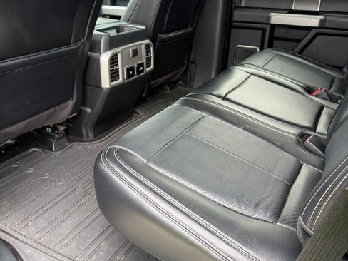 Used 2019 Ford F150 Lariat image 10