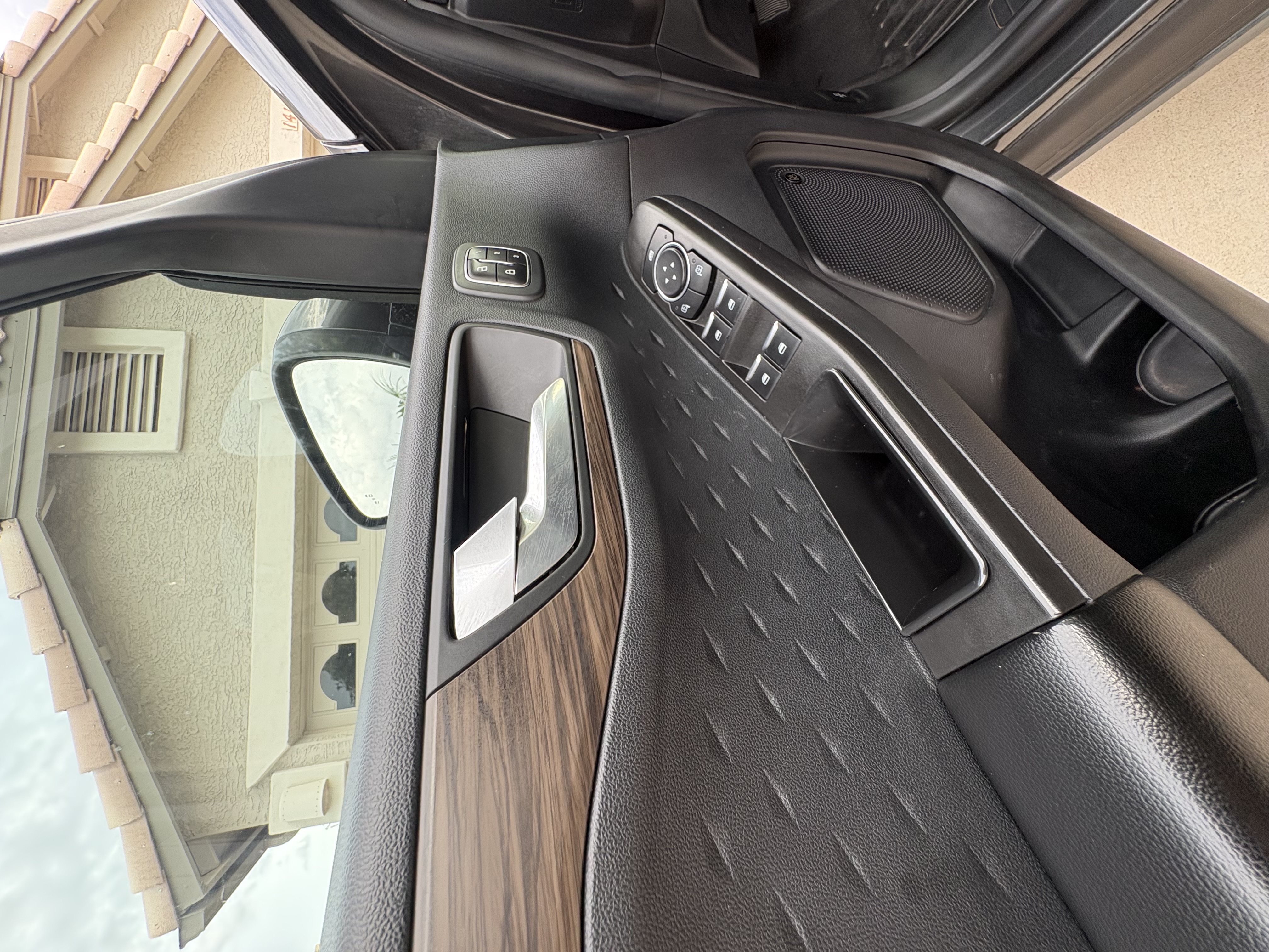 Used 2020 Ford Escape Titanium AWD/4WD image 11