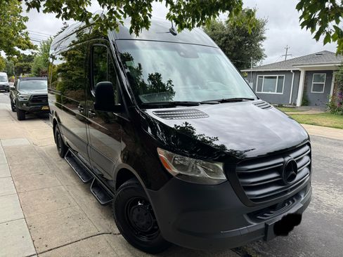 Used 2024 Mercedes-Benz Sprinter 2500 image 5