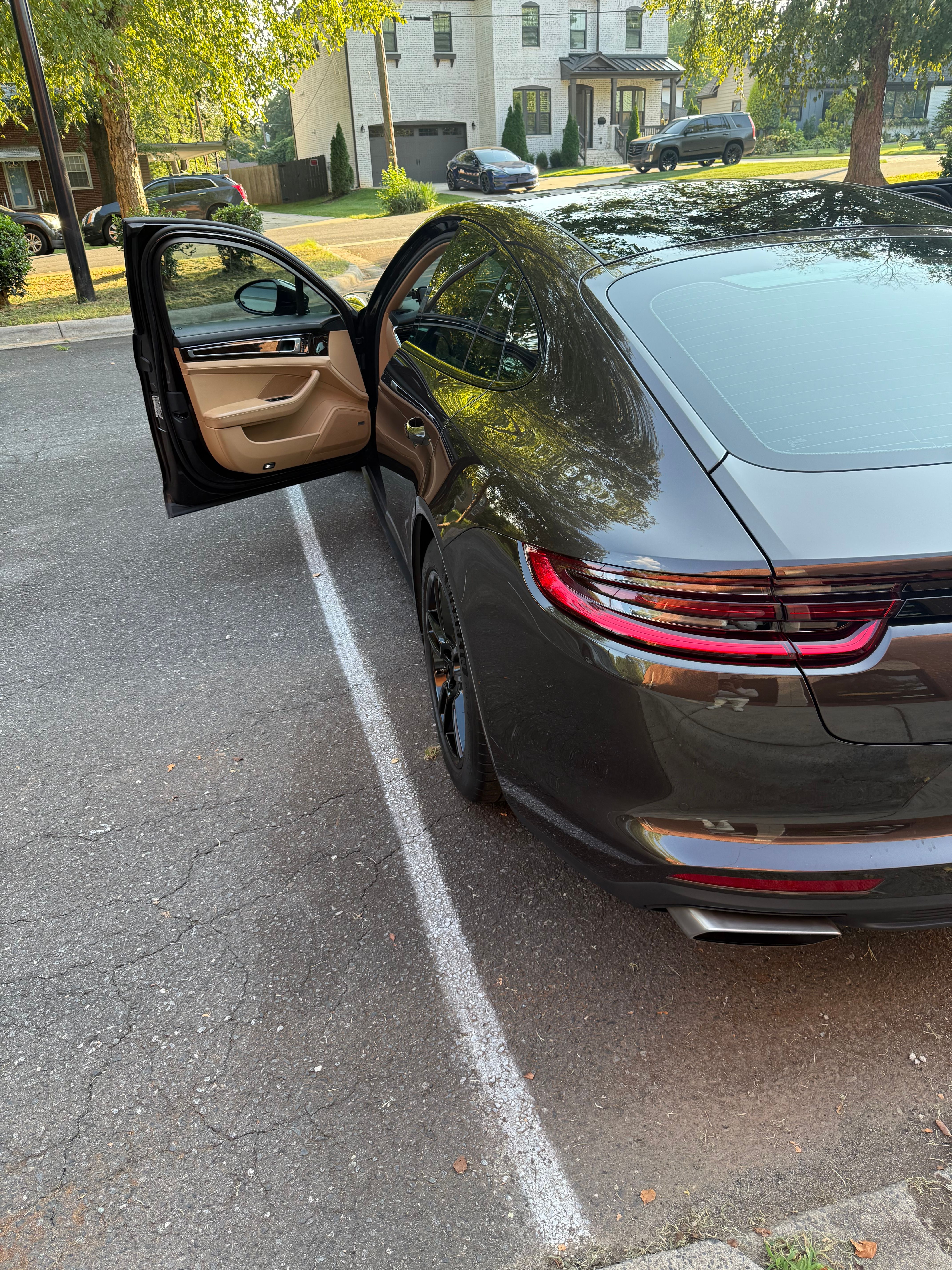 Used 2018 Porsche Panamera 4 AWD/4WD image 2