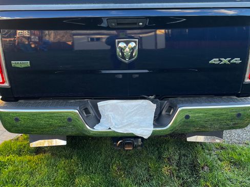 Used 2014 RAM 2500 Laramie w/ Cold Weather Group image 16