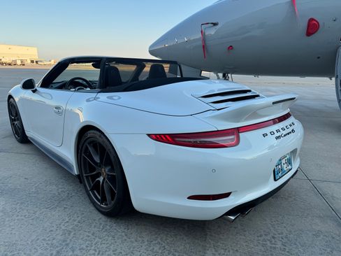 Used 2014 Porsche 911 Carrera 4S AWD/4WD image 9
