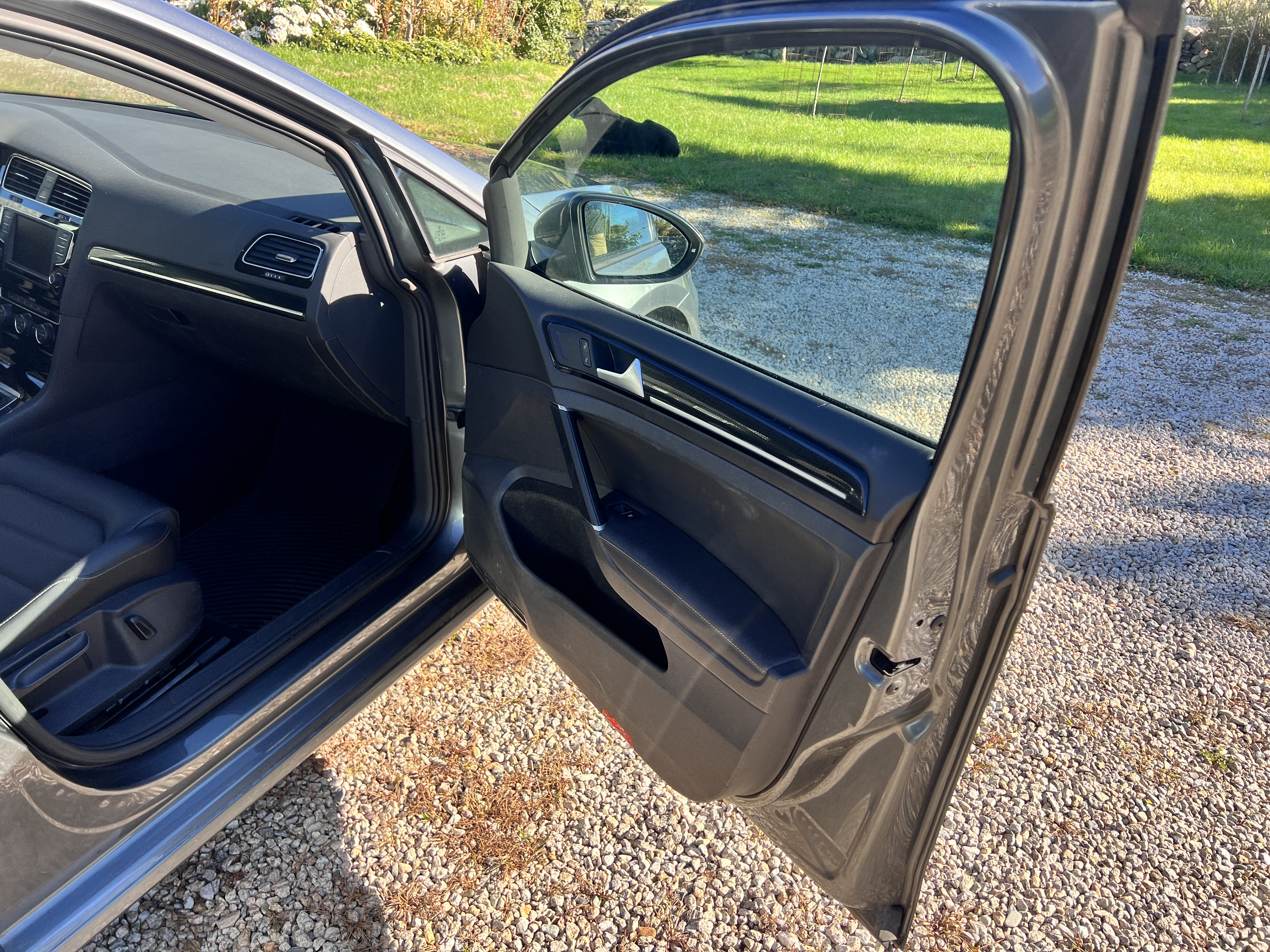 Used 2017 Volkswagen Golf SEL FWD image 12