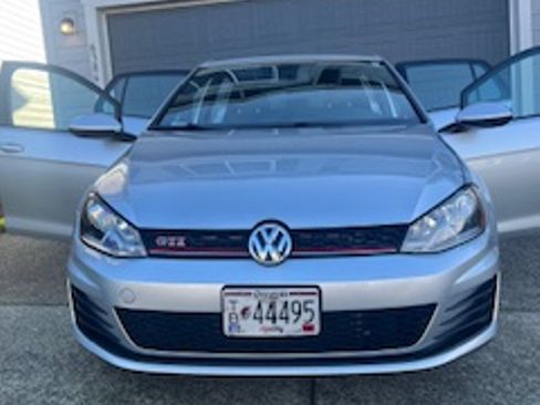 Used 2017 Volkswagen GTI S image 1
