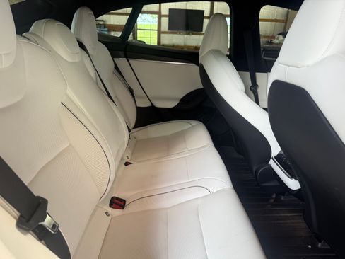 Used 2022 Tesla Model S Plaid AWD/4WD image 9