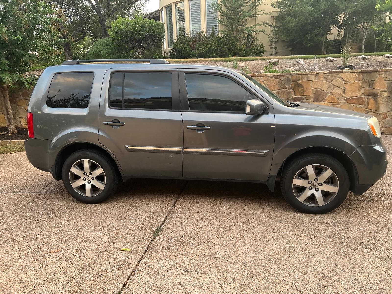 Used 2013 Honda Pilot Touring image 2