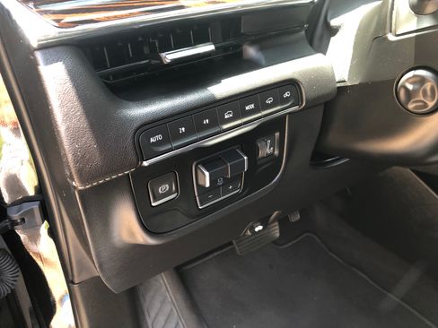 Used 2023 Cadillac Escalade ESV Premium Luxury w/ Performance Package AWD/4WD image 14