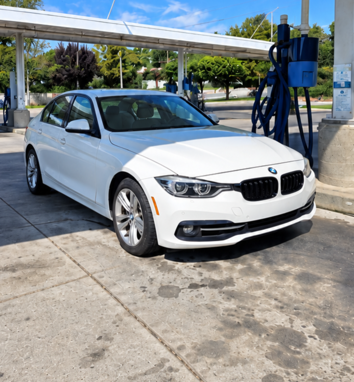 Used 2016 BMW 328i xDrive Sedan AWD/4WD image 1
