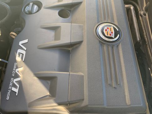 Used 2012 Cadillac SRX Luxury image 16