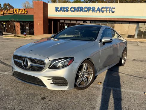 Used 2018 Mercedes-Benz E 400 Coupe image 2