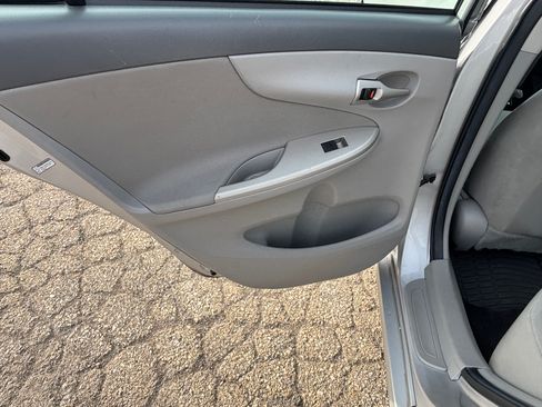 Used 2010 Toyota Corolla LE image 23