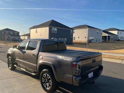 Used 2021 Toyota Tacoma TRD Sport w/ TRD Premium Sport Package image 12