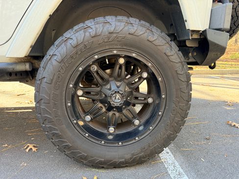 Used 2011 Jeep Wrangler Unlimited Sport image 17