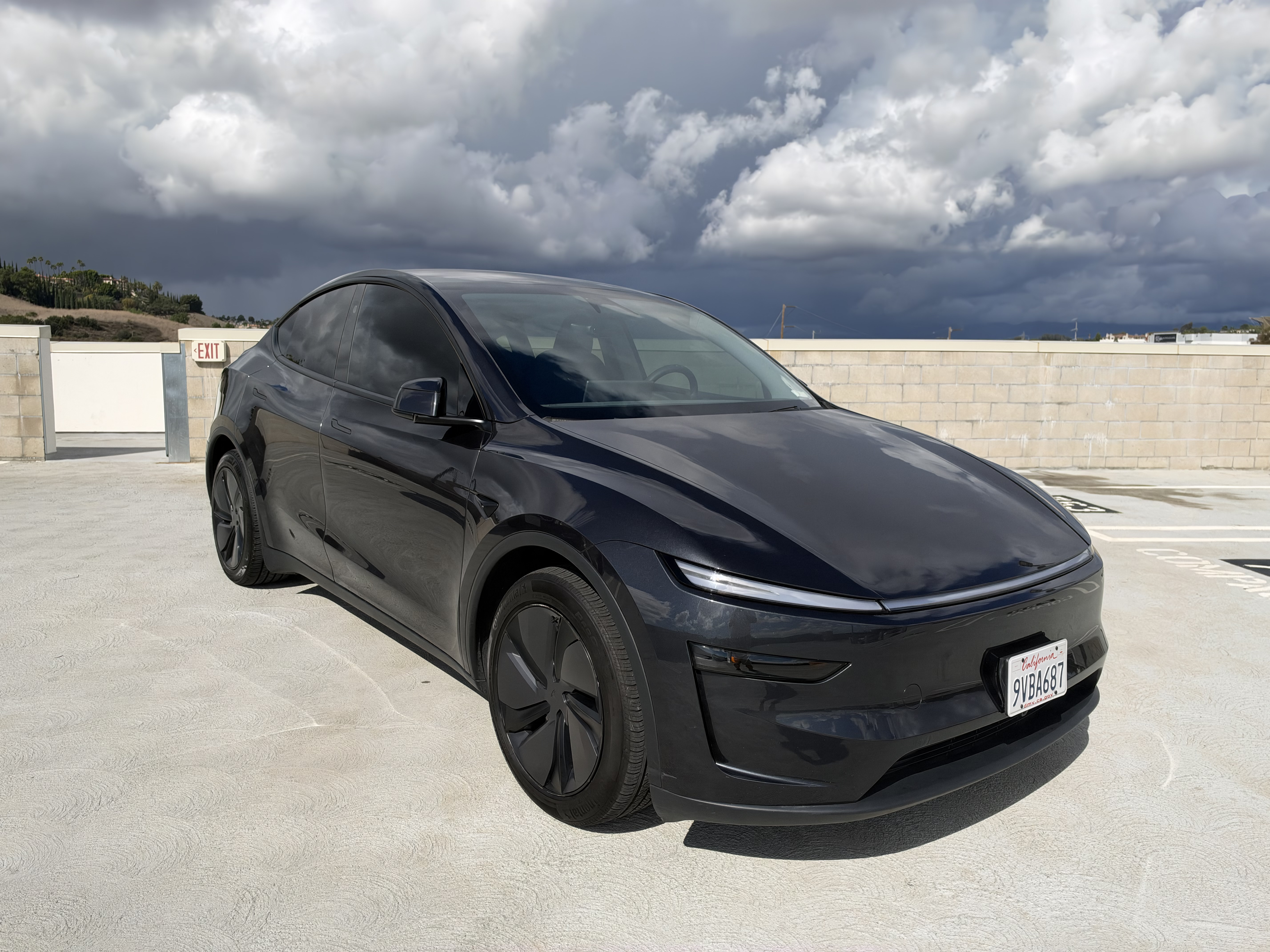Used 2026 Tesla Model Y Long Range AWD/4WD image 2