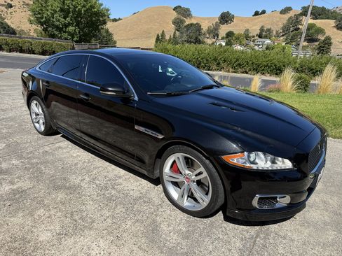 Used 2014 Jaguar XJ R LWB RWD image 4