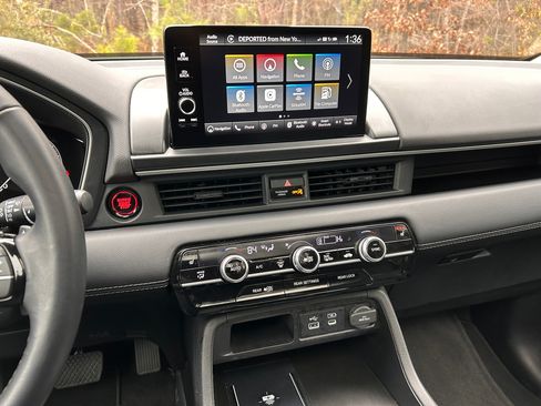 Used 2024 Honda Pilot Touring image 4