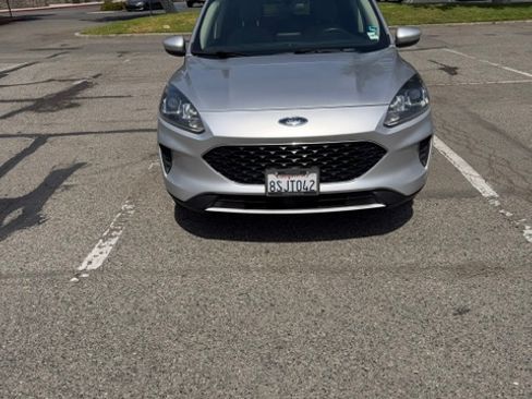 Used 2020 Ford Escape SE FWD image 5