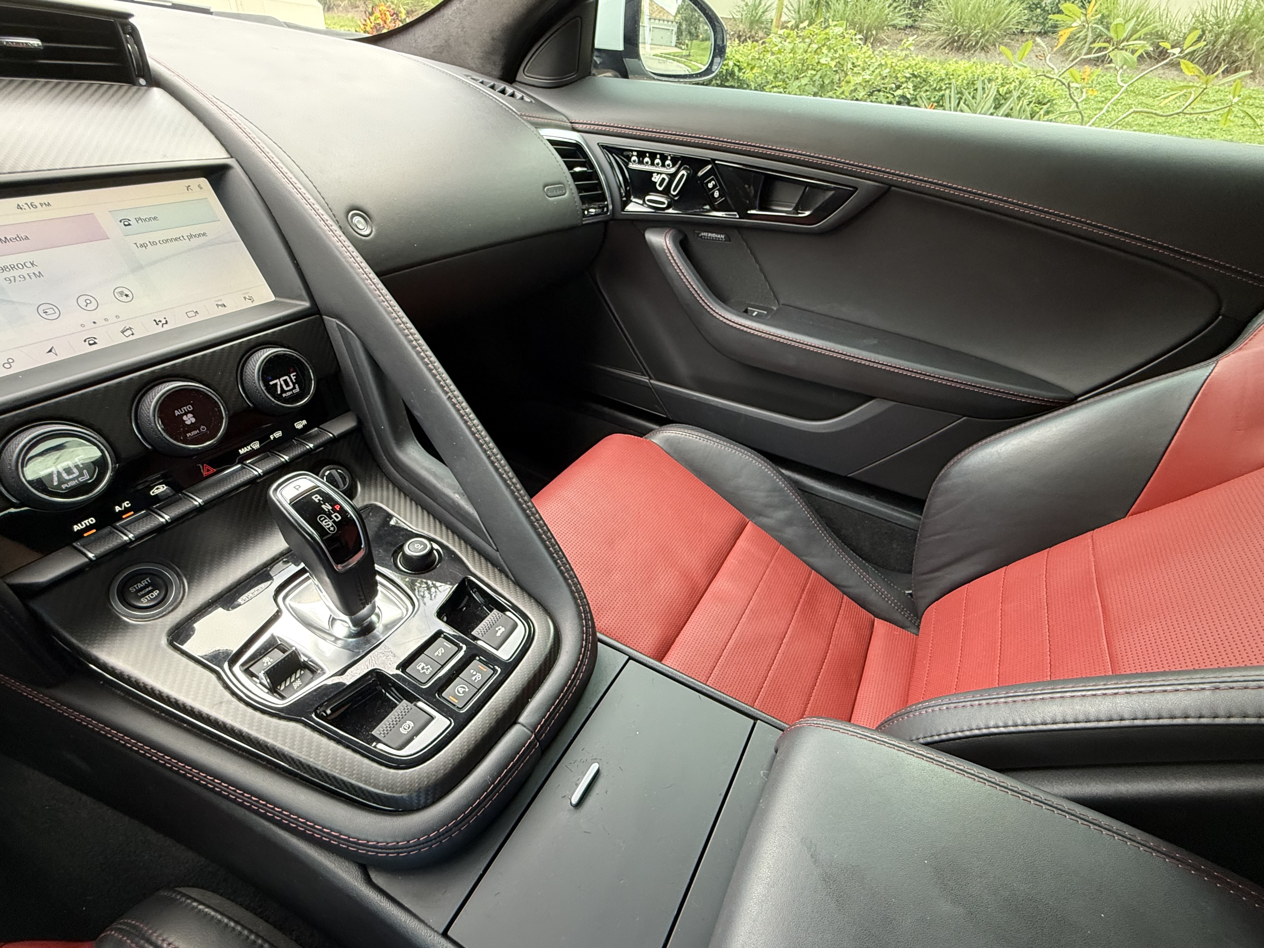 Used 2019 Jaguar F-TYPE R AWD/4WD image 19