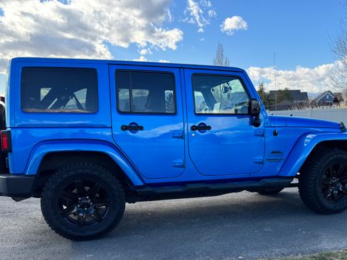 Used 2014 Jeep Wrangler Unlimited Sahara w/ Dual Top Group image 6
