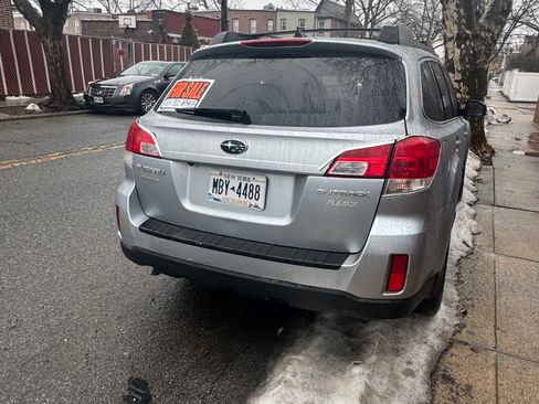 Used 2012 Subaru Outback 2.5i Limited image 4