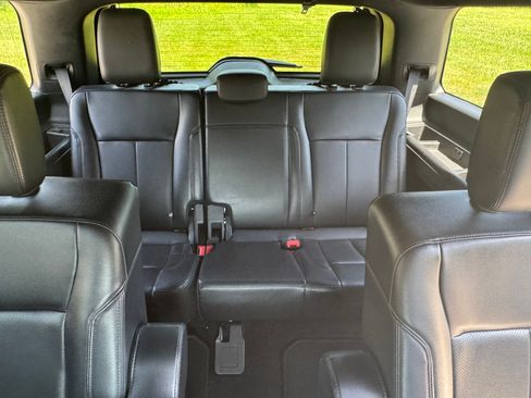 Used 2021 Ford Expedition XLT AWD/4WD image 16