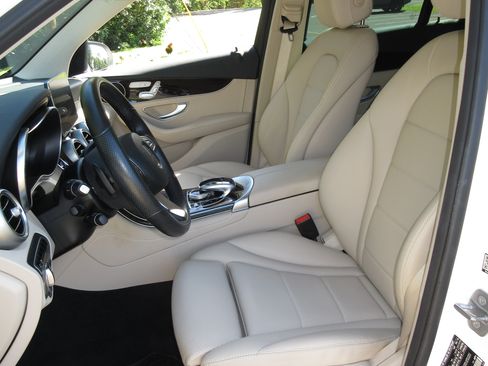 Used 2016 Mercedes-Benz GLC 300 image 13