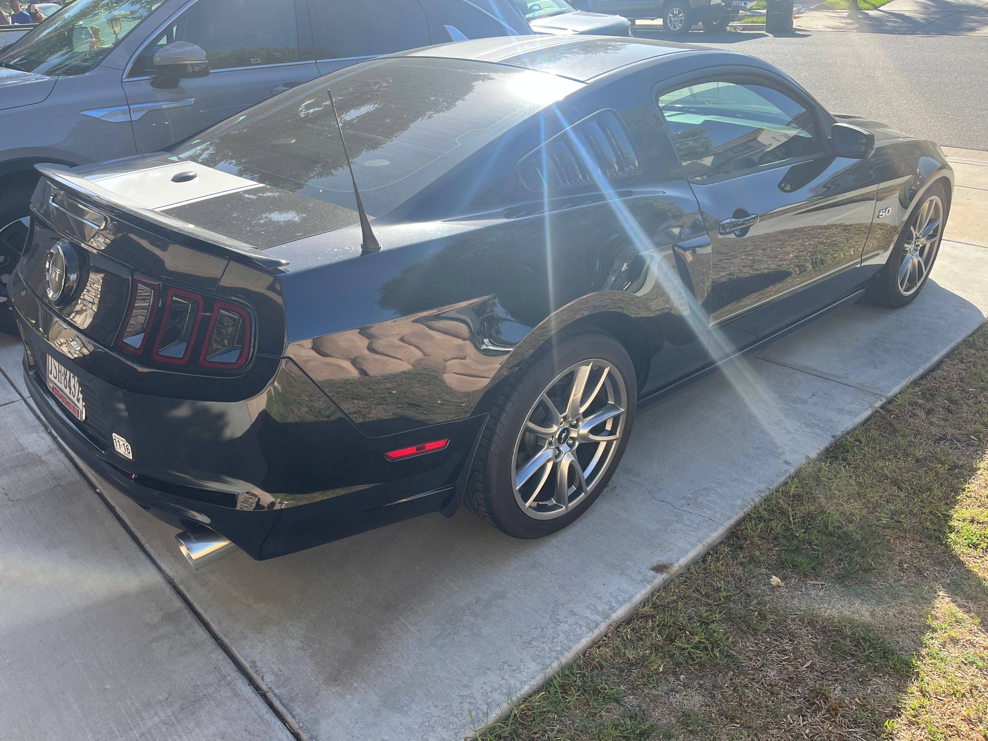 Used 2014 Ford Mustang GT Premium w/ Brembo Brake Package RWD image 9