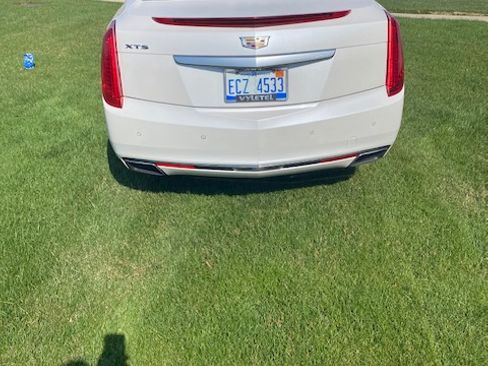 Used 2017 Cadillac XTS Luxury w/ Driver Awareness Package image 2