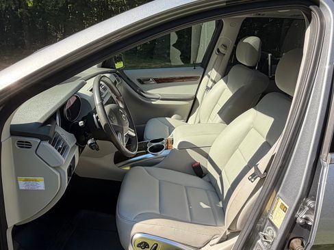 Used 2012 Mercedes-Benz R 350 4MATIC image 9