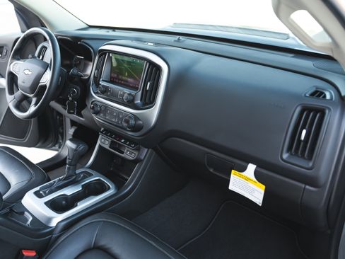 Used 2021 Chevrolet Colorado ZR2 image 16