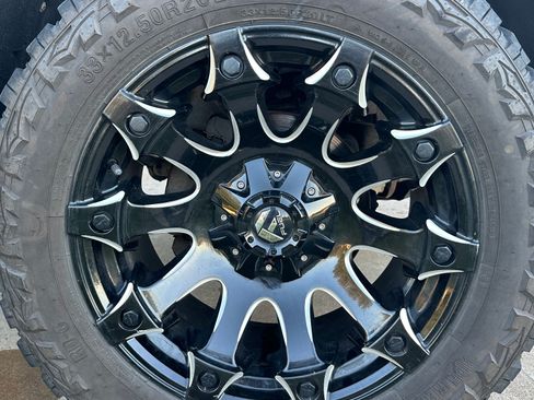 Used 2014 GMC Sierra 1500 SLT w/ All-Terrain Package image 10