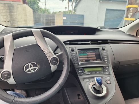 Used 2011 Toyota Prius Four image 4