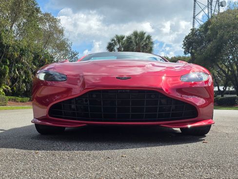 Used 2021 Aston Martin V8 Vantage Roadster image 16