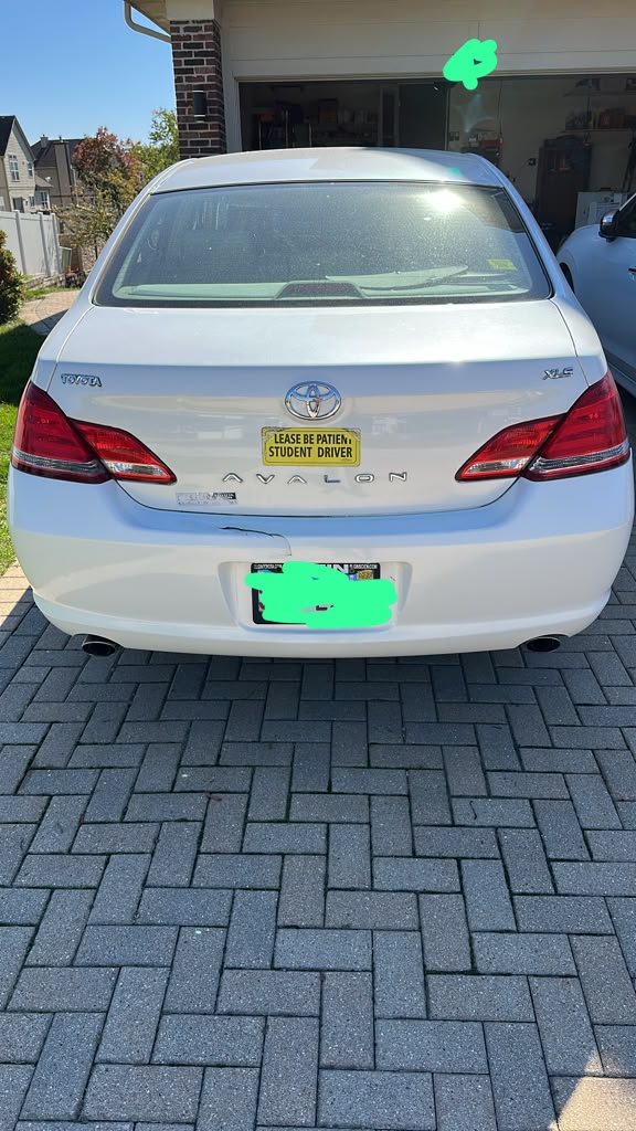 Used 2006 Toyota Avalon XLS FWD image 2