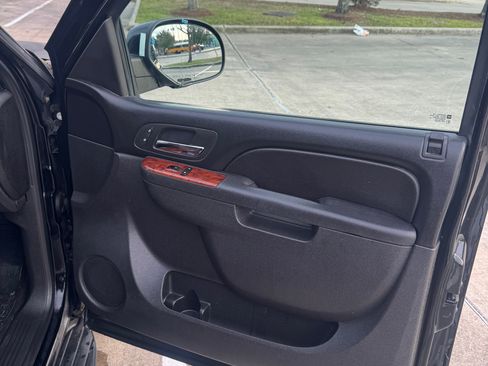 Used 2013 Chevrolet Tahoe LT w/ Luxury Package image 24