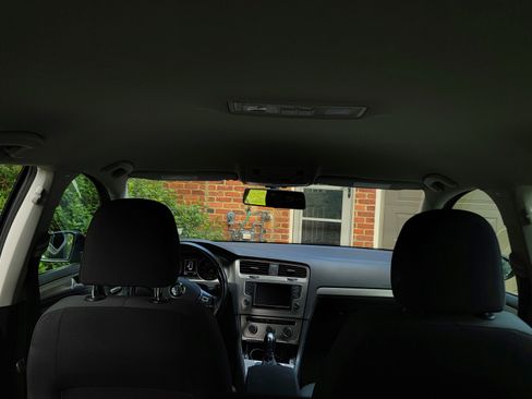 Used 2016 Volkswagen Golf S image 12