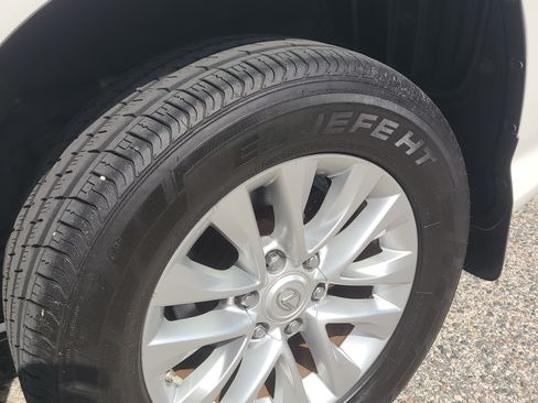 Used 2021 Lexus GX 460 Premium w/ Premium Package image 29