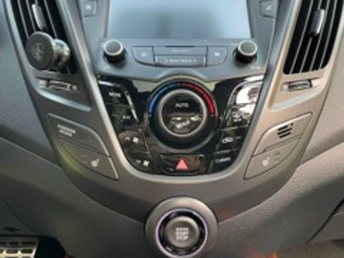 Used 2017 Hyundai Veloster Turbo w/ Tech Package 02 image 31