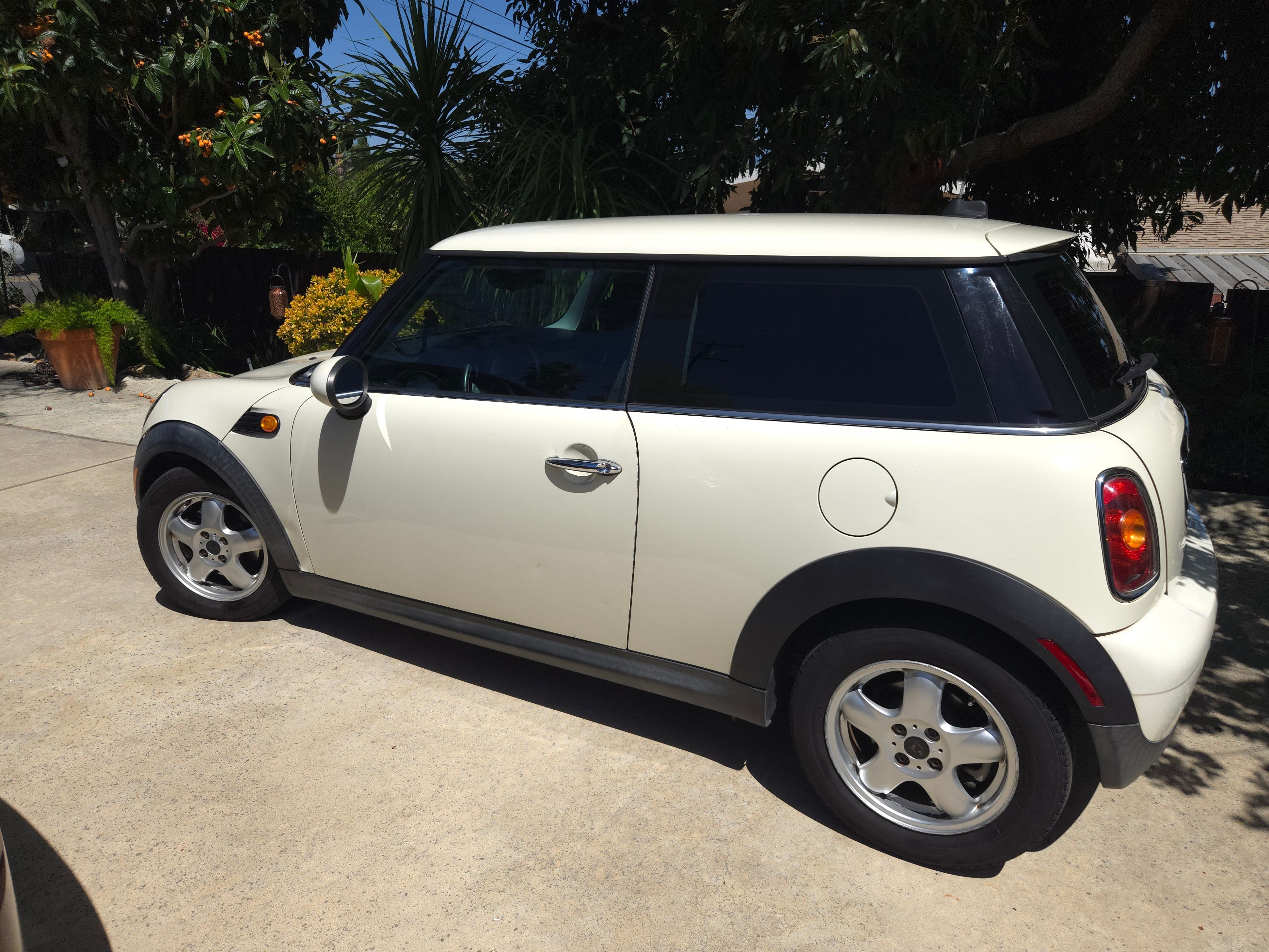Used 2009 MINI Cooper Hardtop FWD image 11