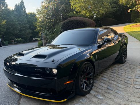Used 2022 Dodge Challenger SRT Hellcat RWD image 4