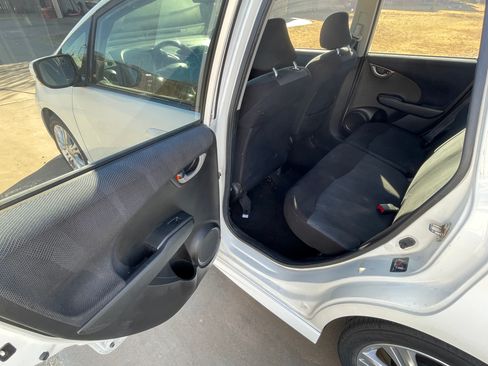 Used 2009 Honda Fit Sport image 16