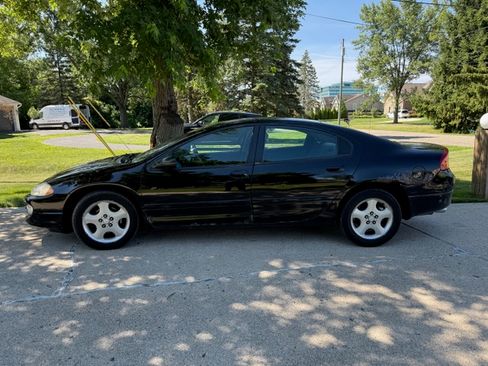 Used 2000 Dodge Intrepid R/T image 2