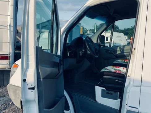 Used 2012 Mercedes-Benz Sprinter 2500 image 23