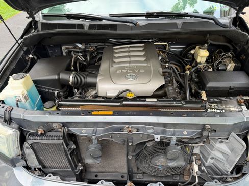 Used 2010 Toyota Sequoia Limited AWD/4WD image 17