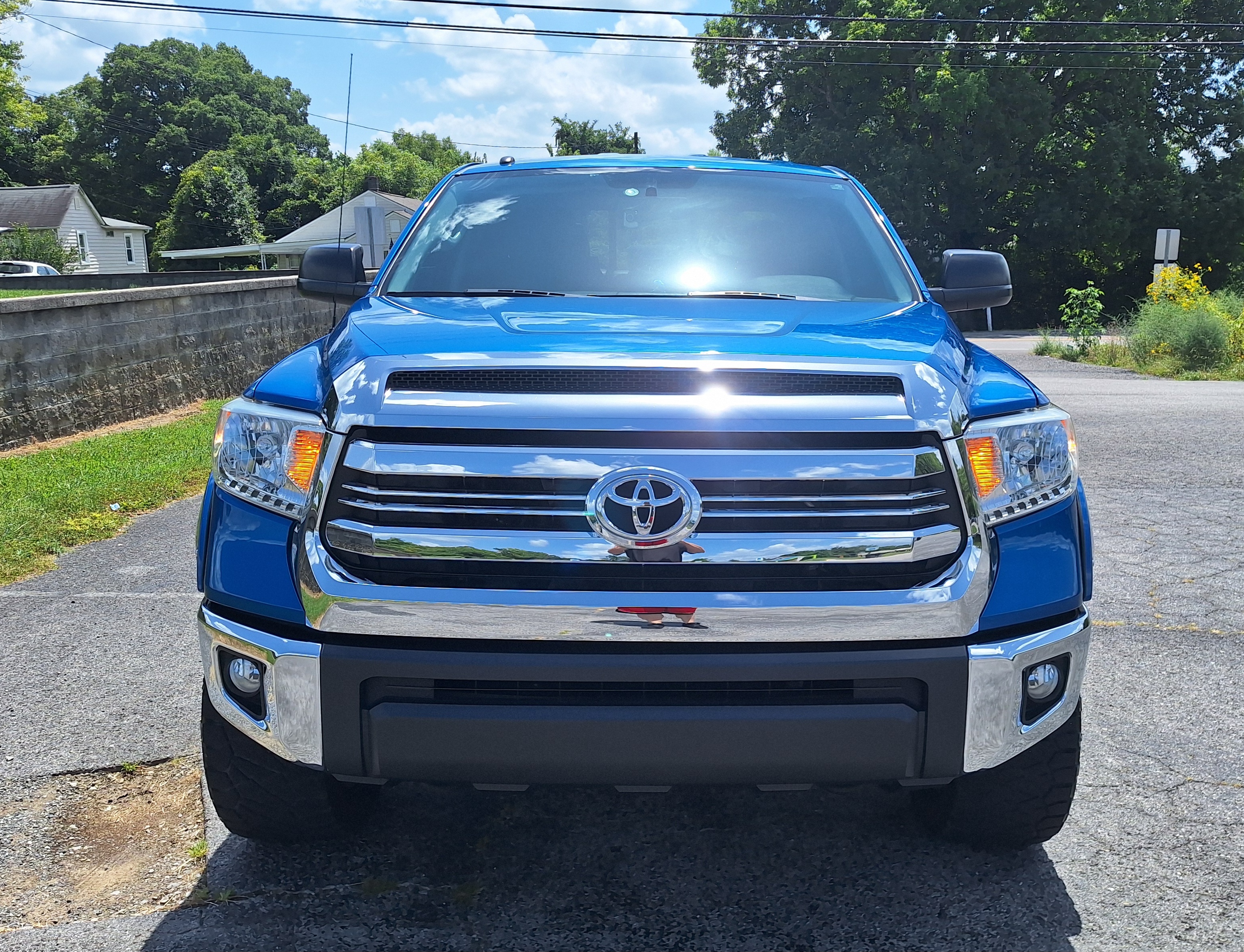 Used 2017 Toyota Tundra SR5 w/ SR5 Upgrade Package AWD/4WD image 5