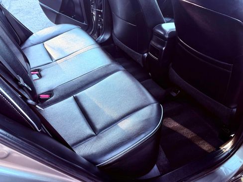 Used 2018 Toyota Corolla XLE image 8