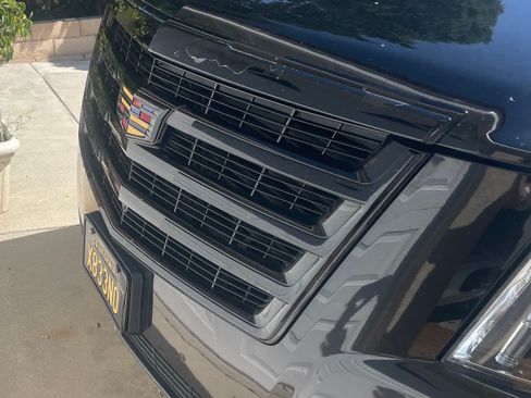 Used 2018 Cadillac Escalade 4WD image 15