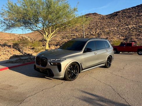 Used 2025 BMW X7 M60i w/ M Sport Professional Package image 4